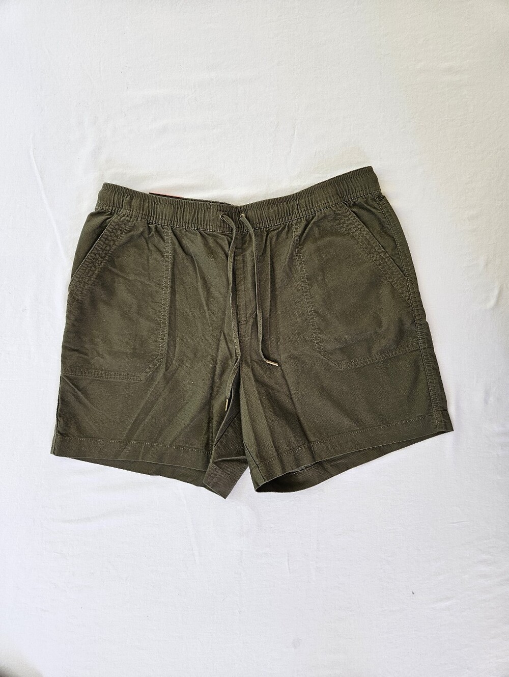 Tahari Olive Green Athletic Shorts Drawstring Waist Pockets NWT Size Medium